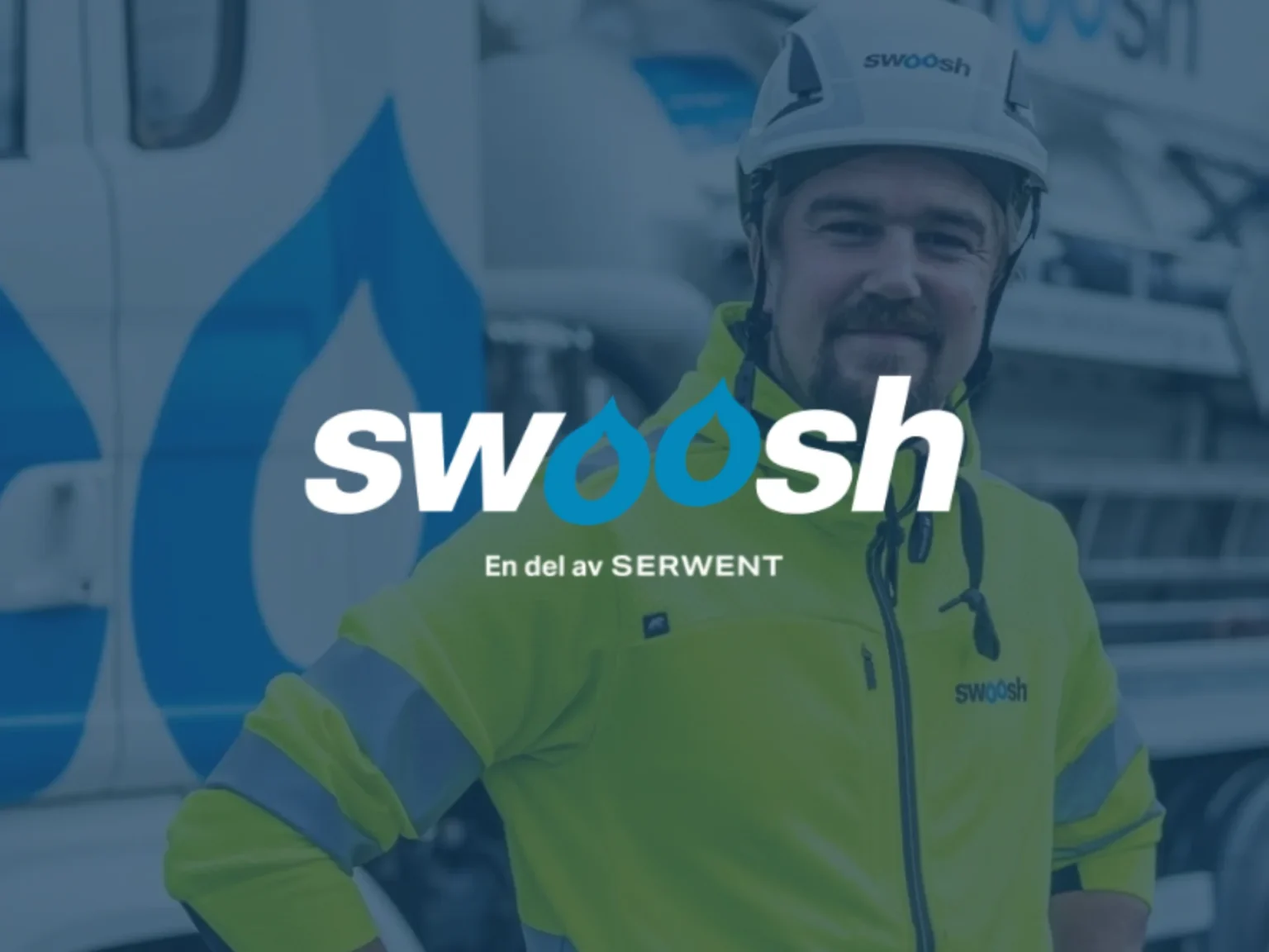 Swoosh logo with the text “En del av SERWENT” over a photo of a smiling Swoosh employee in a white helmet and high-visibility jacket, standing in front of a Swoosh truck.